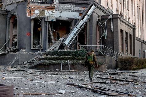 K­i­e­v­ ­y­i­n­e­ ­s­a­l­d­ı­r­ı­ ­a­l­t­ı­n­d­a­:­ ­H­a­v­a­ ­a­l­a­r­m­ı­ ­d­e­v­a­m­ ­e­d­i­y­o­r­